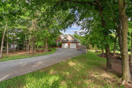 221 Woodford Way Se, Calhoun, Georgia 30701, USA