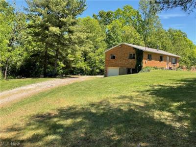 485 Grant Hill Road, Davisville, WV 26142, USA