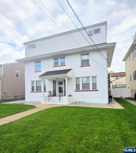 512-514 2nd Avenue , 3, Lyndhurst, New Jersey 07071, USA