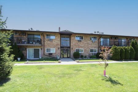 834 E Old Willow Rd 209, Prospect Heights, Illinois 60070