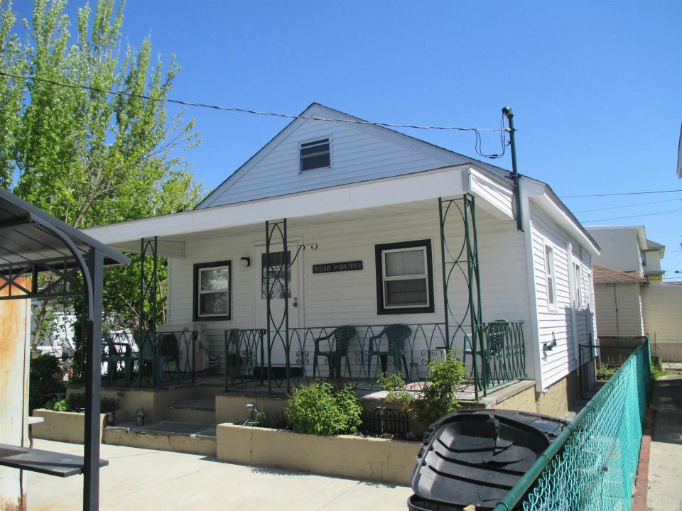 119 E Cresse Avenue, Wildwood, New Jersey 08260-0000, USA