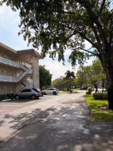 5103 NW 35th Street #401, Lauderdale Lakes, Floride 33319, États-Unis