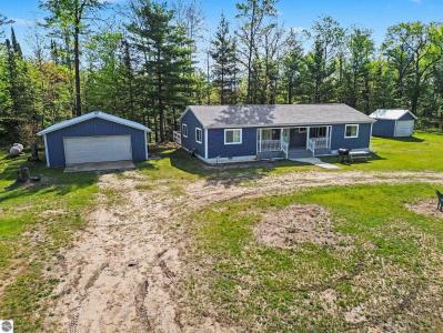 234 W Elder, Harrison, Michigan 48625, USA