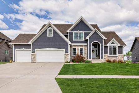 506 SW Driftwood Court, Ankeny, Iowa 50023, USA
