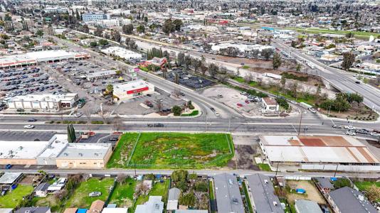 116 W Olive, Madera, California 93637, USA