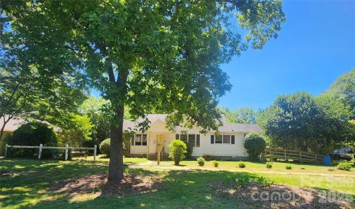 5510 Allen Road, Charlotte, Caroline Du Nord 28269, États-Unis