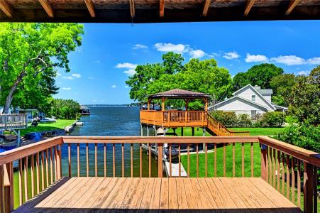 13586 Bunker Hill Drive, Willis, Texas 77318, USA