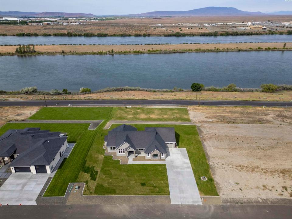 161 Riviera Drive, Pasco, Washington 99301