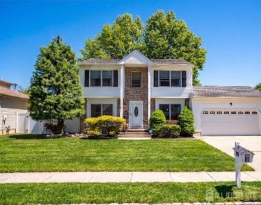 -46 Lynn Court, North Brunswick, New Jersey 08902, Stati Uniti