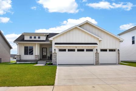 1033 Westridge Street Sw, Bondurant, Iowa 50035, USA