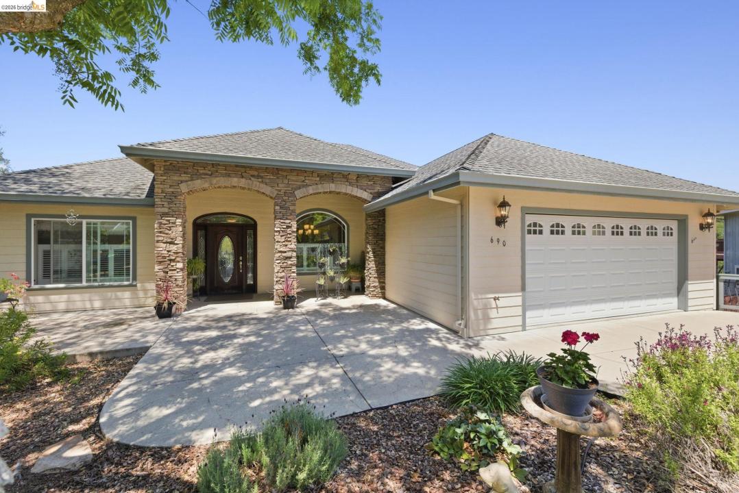 690 Golden Gate Circle, Sonora, Califórnia 95370, Estados Unidos