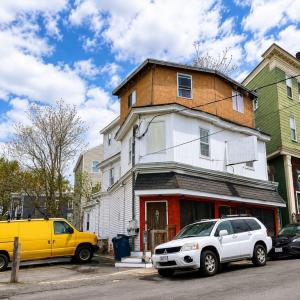 106 E Haverhill, Lawrence, Massachusetts 01841, USA