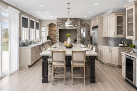 21936 Bellewood, Macomb, Michigan 48044, USA