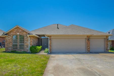 904 NE 25th Court, Moore, Oklahoma 73160, USA