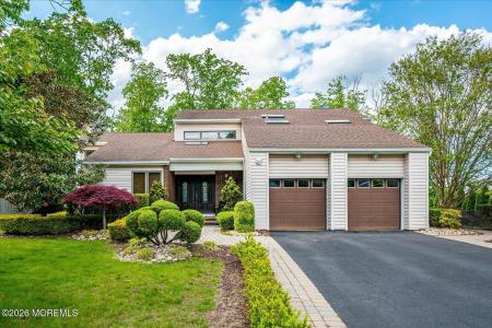 73 Windsor Drive, Eatontown, NJ 07724, USA