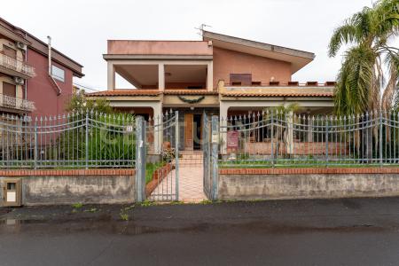 Via Carmelina Naselli, Catania, Sicilia 95123, Italy