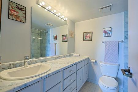 5900 Av. Armstrong, Côte-Saint-Luc, Quebec H4W 2Z5, Kanada