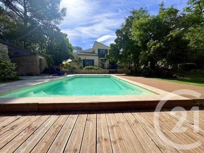 Nimes, Languedoc-Roussillon 30900, France