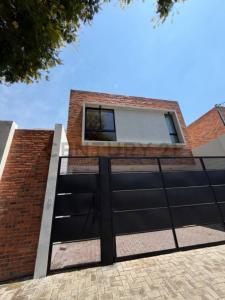 Cap Arturo Battilana esq Santo Domingo , San Vicente, Asunción 00001, 巴拉圭