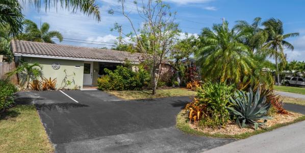 4511 NE 13th Avenue, Oakland Park, Florida 33334, USA