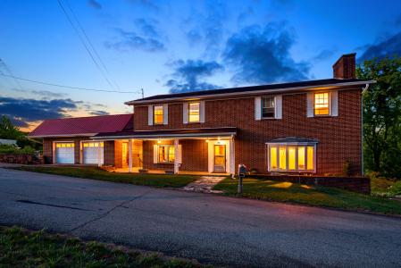 284 Chestnut St., Mars Hill, NC 28754, USA
