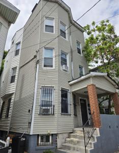 475 S 19th St #1, Cliffside Park, Nova Jersey 07103, Estados Unidos