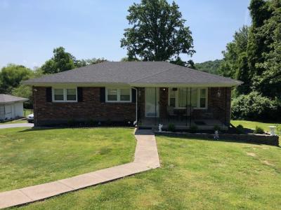 693 N Lakeview Drive, Louisville, Kentucky 40229, USA