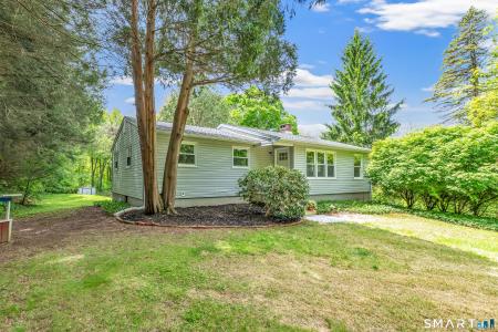 7 Longview Road, Newtown, Connecticut 06482, USA