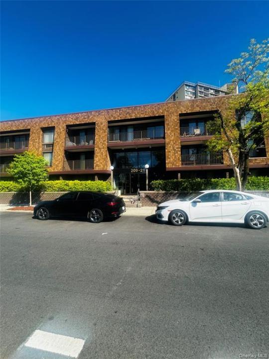 209-21 26th Ave., Bayside, نيويورك 11360, الولايات المتحدة