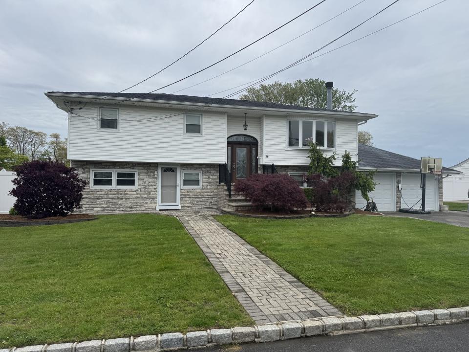 79 Monarch Avenue, West Babylon, Nueva York 11704, Estados Unidos