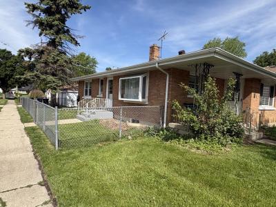 202 N Biermann Avenue, Villa Park, Illinois 60181, USA