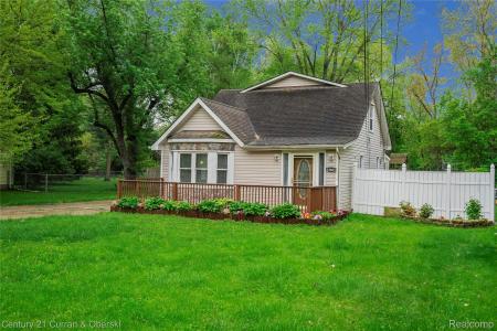 33805 Orangelawn Street, Livonia, מישיגן 48150, ארצות הברית של אמריקה 