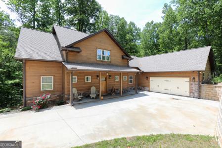 990 Yonah Lake Dr., Sautee Nacoochee, Georgia 30571, USA