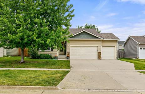 4715 NE Briarwood Drive, Ankeny, Iowa 50021, USA