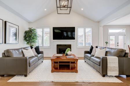 15 BIMMER PLACE, Brampton, Ontario L7A 1J4, Canada