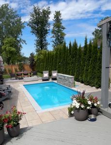 6021 MONTROSE ROAD, Niagara Falls, Ontario L2H 1L4, Kanada