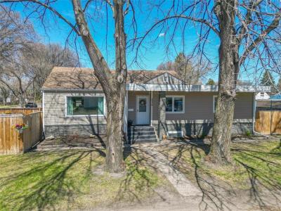 2239 VAN HORNE AVENUE, Brandon, Manitoba R7B 0P8, Kanada