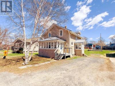 613 FIFTH AVENUE SOUTH, Kenora, Ontario P9N 2A9, Canadá