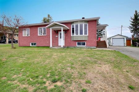 542  Rue de la Fabrique, Pohénégamook, Quebec G0L 1J0, Canada