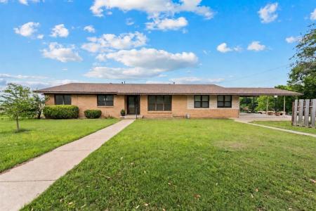 608 W Spring Street, West, Texas 76691, USA