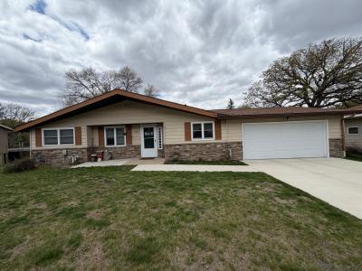 1821 Brookside Circle, Albert Lea, مينيسوتا 56007, الولايات المتحدة