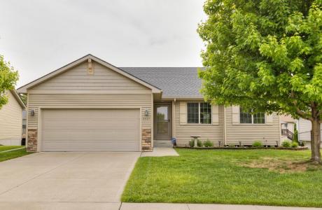5817 NW 52nd Street, Johnston, Iowa 50131, États-Unis