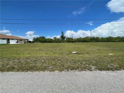 825 NW 33rd PL, Cape Coral, Florida 33993, USA