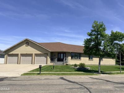 2781 Promontory Drive, Bismarck, Dakota Du Nord 58503, États-Unis