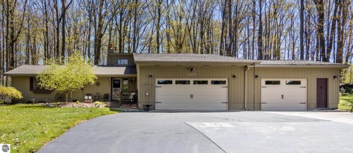 4416 Debra Drive, Traverse City, ميشيغان 49685, الولايات المتحدة