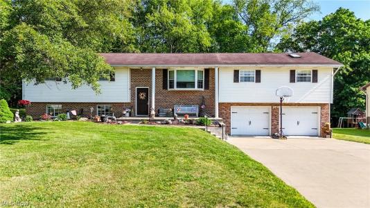 44 Teri Lane, Little Hocking, Ohio 45742, USA