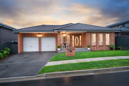 71 Donovan Boulevard, Gregory Hills, NSW 2557, Australia