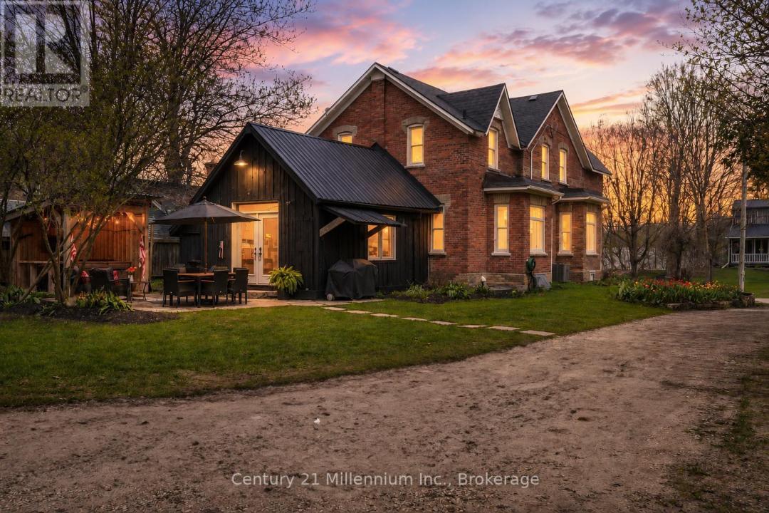 16 PETER STREET, Grey Highlands, Ontario N0C 1E0, Kanada