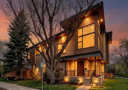 3422 5 AVENUE NW, Calgary, Alberta T2N 0V5, Canada
