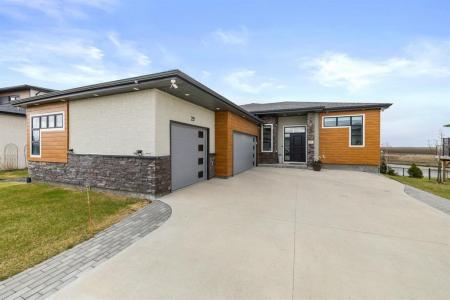 29 KENDALL CRESCENT, La Salle, Manitoba R0G 0A2, Canada